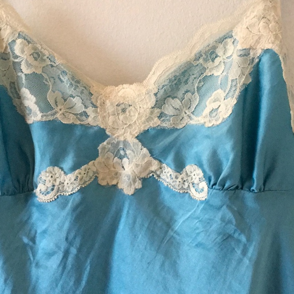 Vintages, express silky tank top - Picture 2 of 6